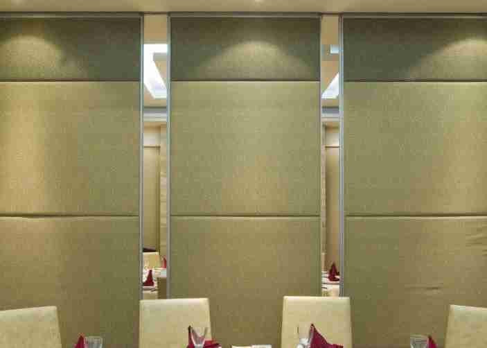 Long Durable Operable Partition Walls High Performance Wooden Veneer Finish